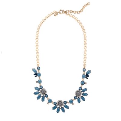 Translucent flower necklace