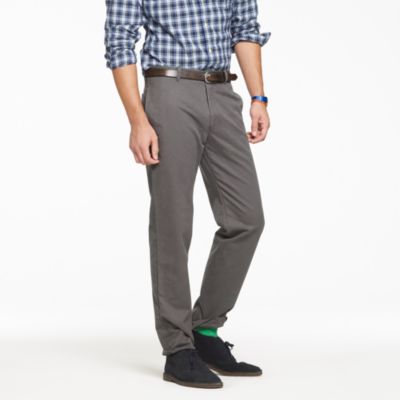 Essential chino in classic fit