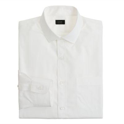 Classic spread-collar shirt in solid