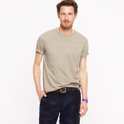 Hand-dyed pocket tee in iron and chestnut
