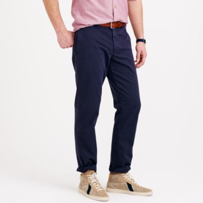 Sun-faded chino in urban slim fit