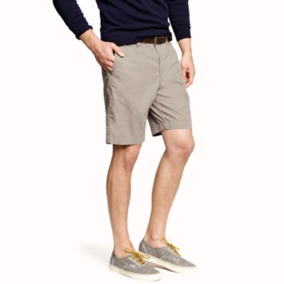 9" club short in lightweight chino