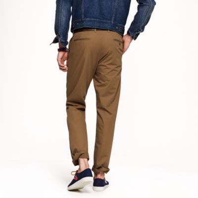 Lightweight chino in urban slim fit