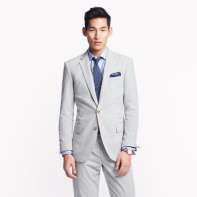 Ludlow two-button suit jacket with center vent in seersucker