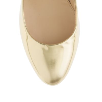 Martina metallic wedges