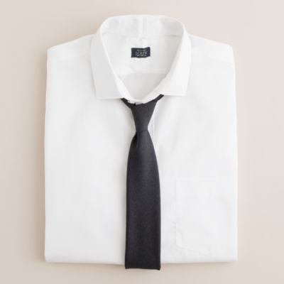 Spread-collar dress shirt in white