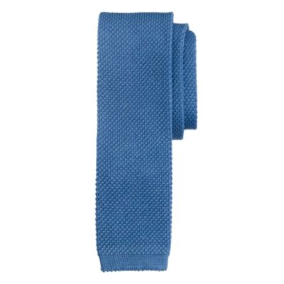 Solid knit tie<BulletPoint></BulletPoint>