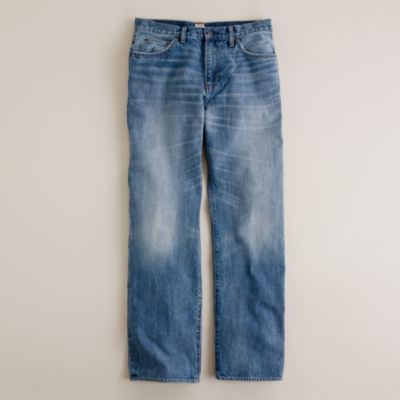 Relaxed jean in light indigo wash