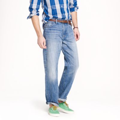 Relaxed jean in light indigo wash