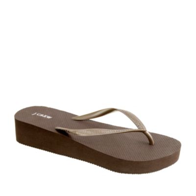 Skinny wedge flip-flops