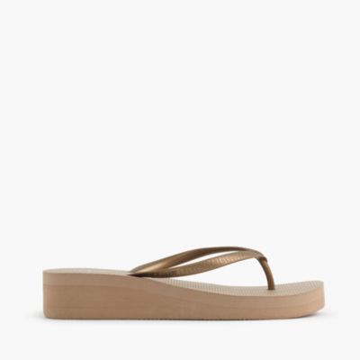 Skinny wedge flip-flops