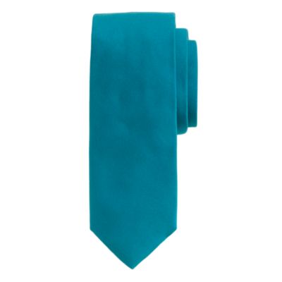 Solid satin tie