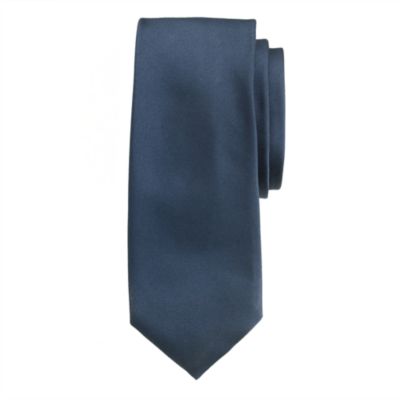 Solid satin tie