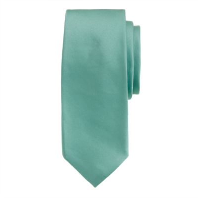 Solid satin tie