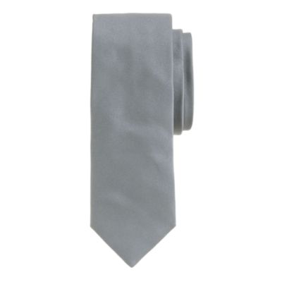 Solid satin tie