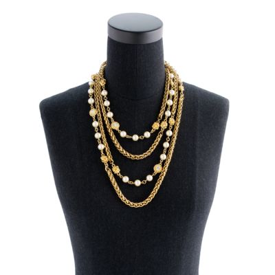 Knots and pearls necklace