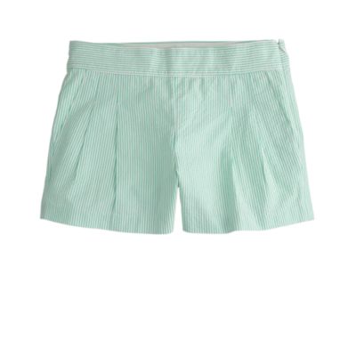 Pleated short in seersucker