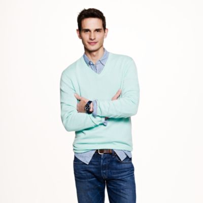 Slim cashmere V-neck sweater