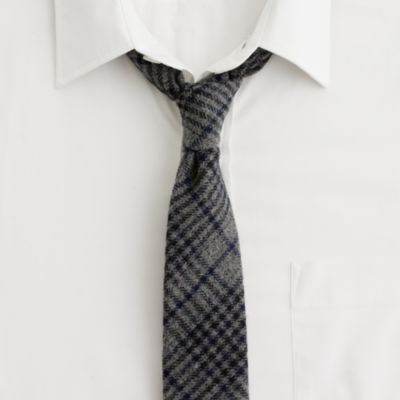 Sawtooth flannel tie