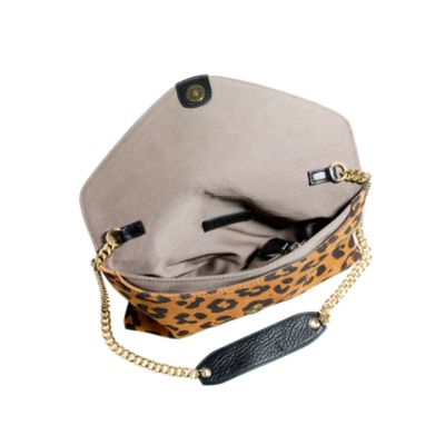 Invitation clutch in leopard