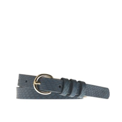 Snakeskin round-buckle belt