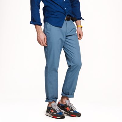 Lightweight chino in classic fit