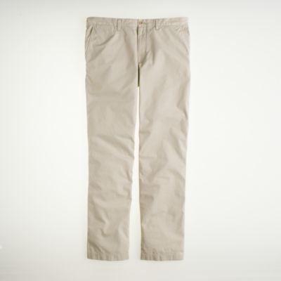 Lightweight chino in classic fit
