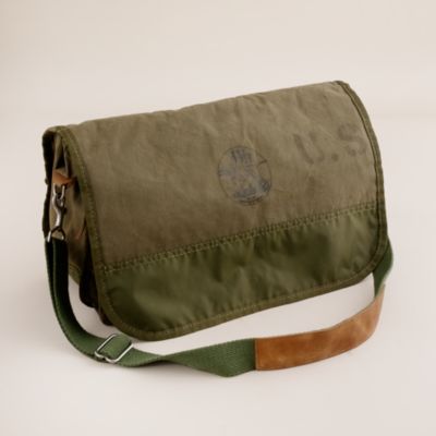 J.W. Hulme Co.&reg; vintage tent messenger bag