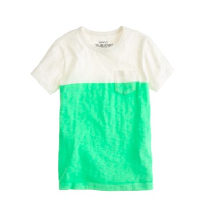 Boys' pocket tee in colorblock