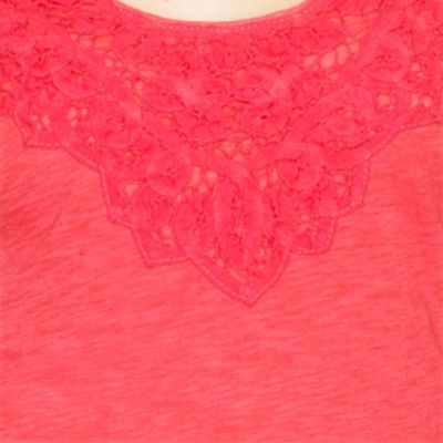 Lace necklace tee