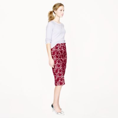 Collection pencil skirt in appliqu&eacute;d guipure lace