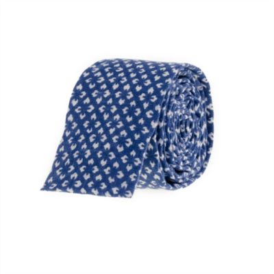 Cluster petal tie