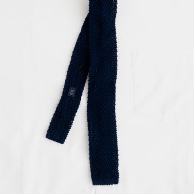 Skinny knit tie