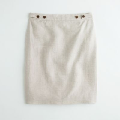 Factory button-tab skirt in lightweight linen