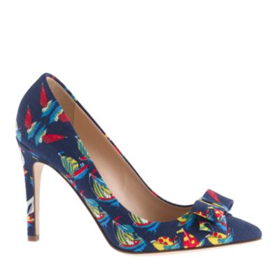 Collection bow pumps in Ratti Regatta print