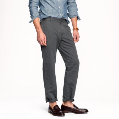 Broken-in chino in classic fit