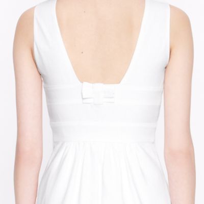 Back-bow dress