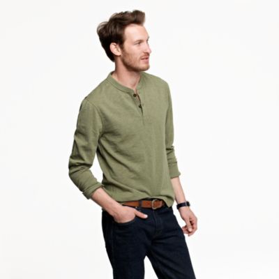 Wallace & Barnes 16/20s heavyweight henley in slim fit