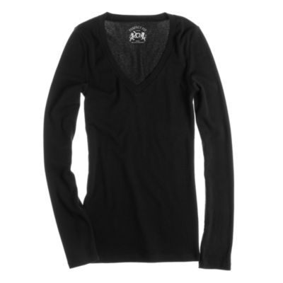 Perfect-fit long-sleeve V-neck tee