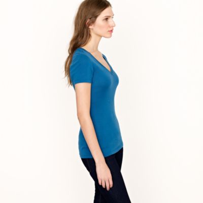 Perfect-fit V-neck tee
