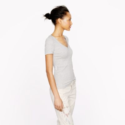 Perfect-fit V-neck tee