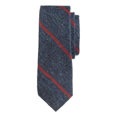 English silk tweed tie in thin stripe